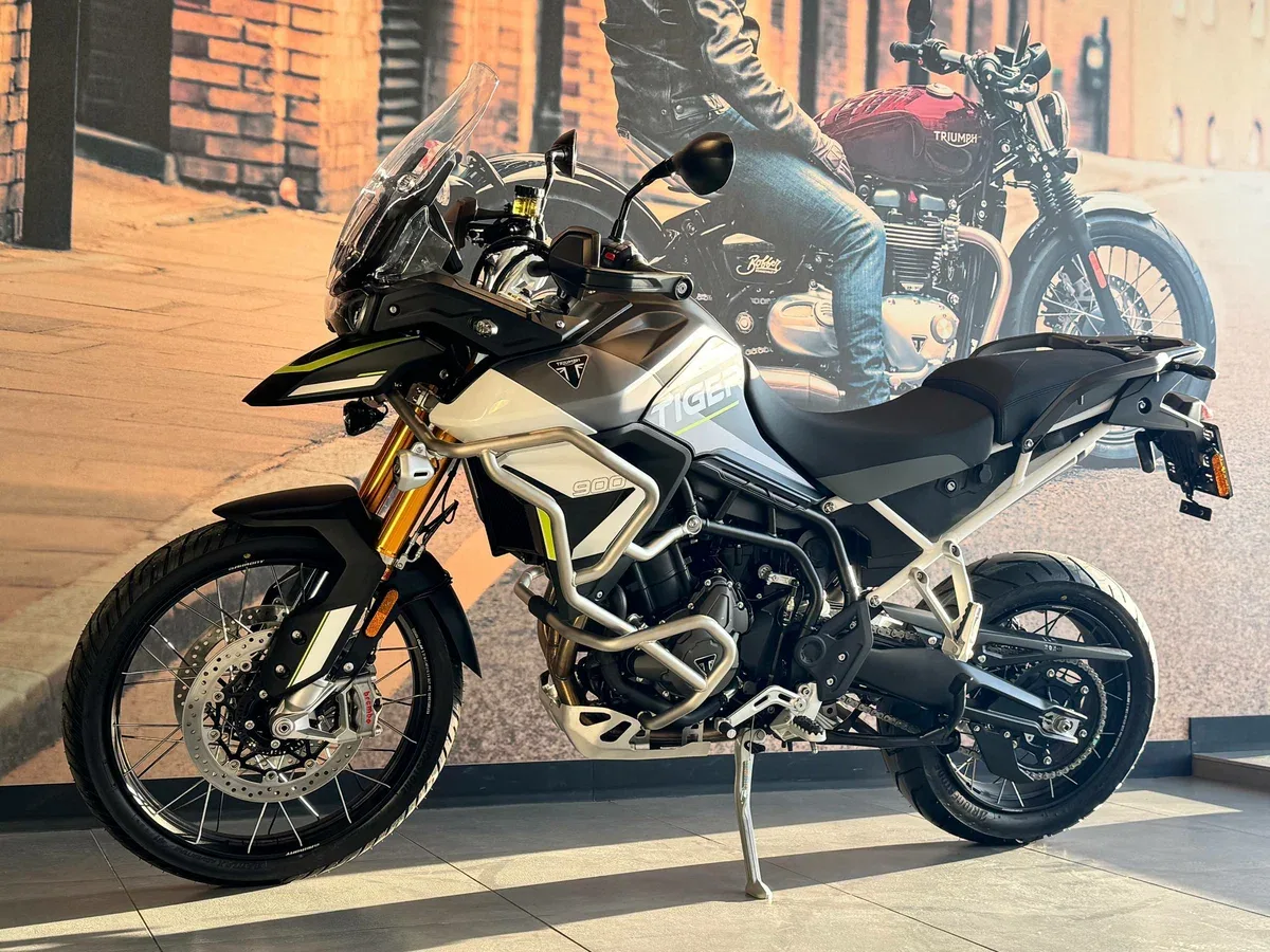 Triumph Tiger 900