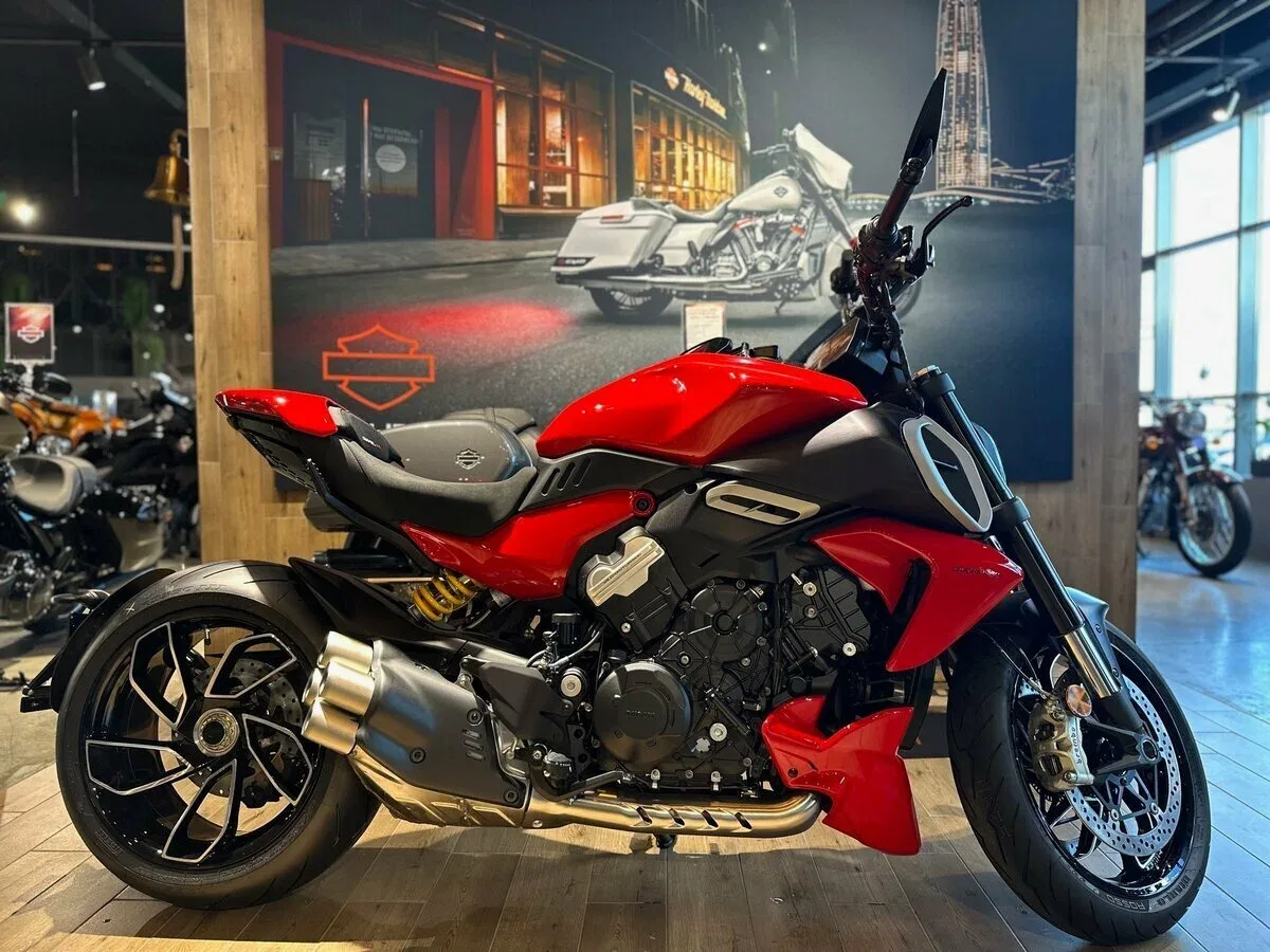 Ducati Diavel V4