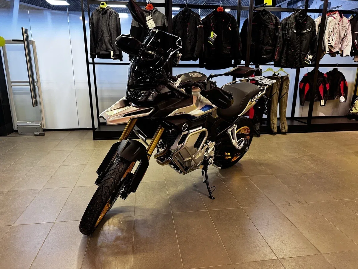 Voge DS900X