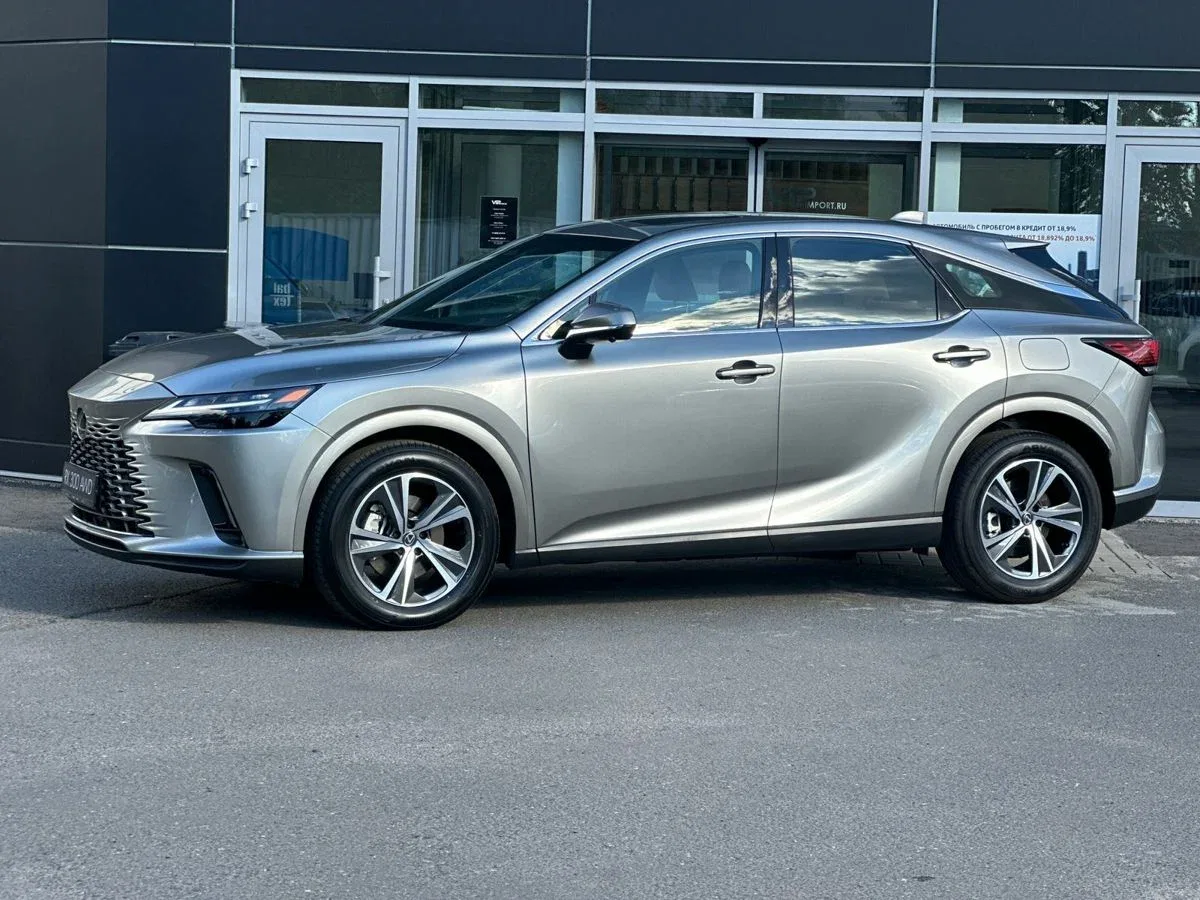 Lexus RX V