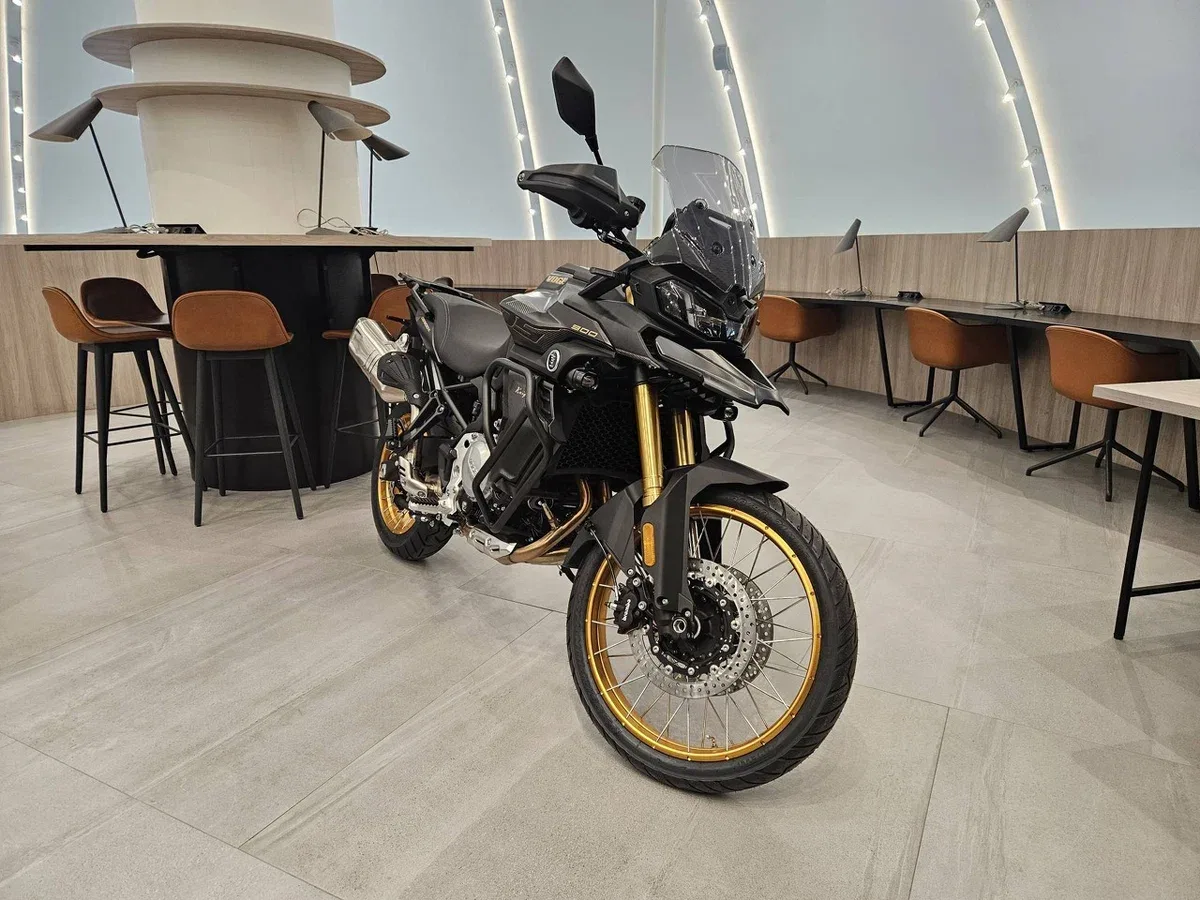 Voge DS900X