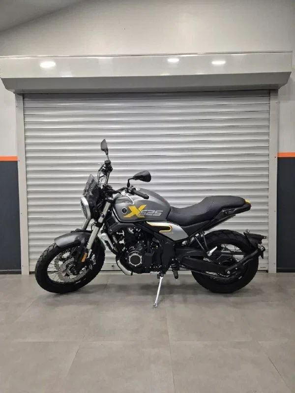Voge AC525X