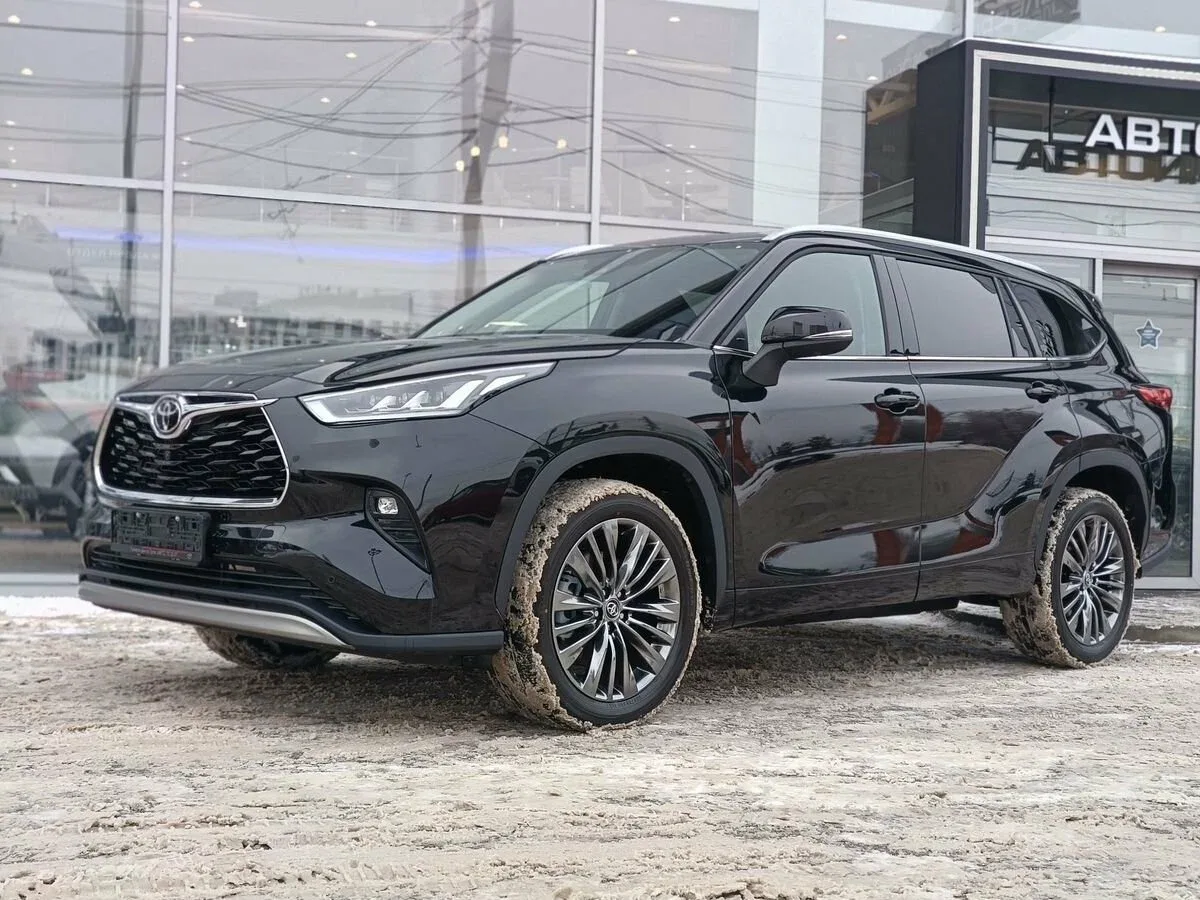 Toyota Highlander IV (U70)