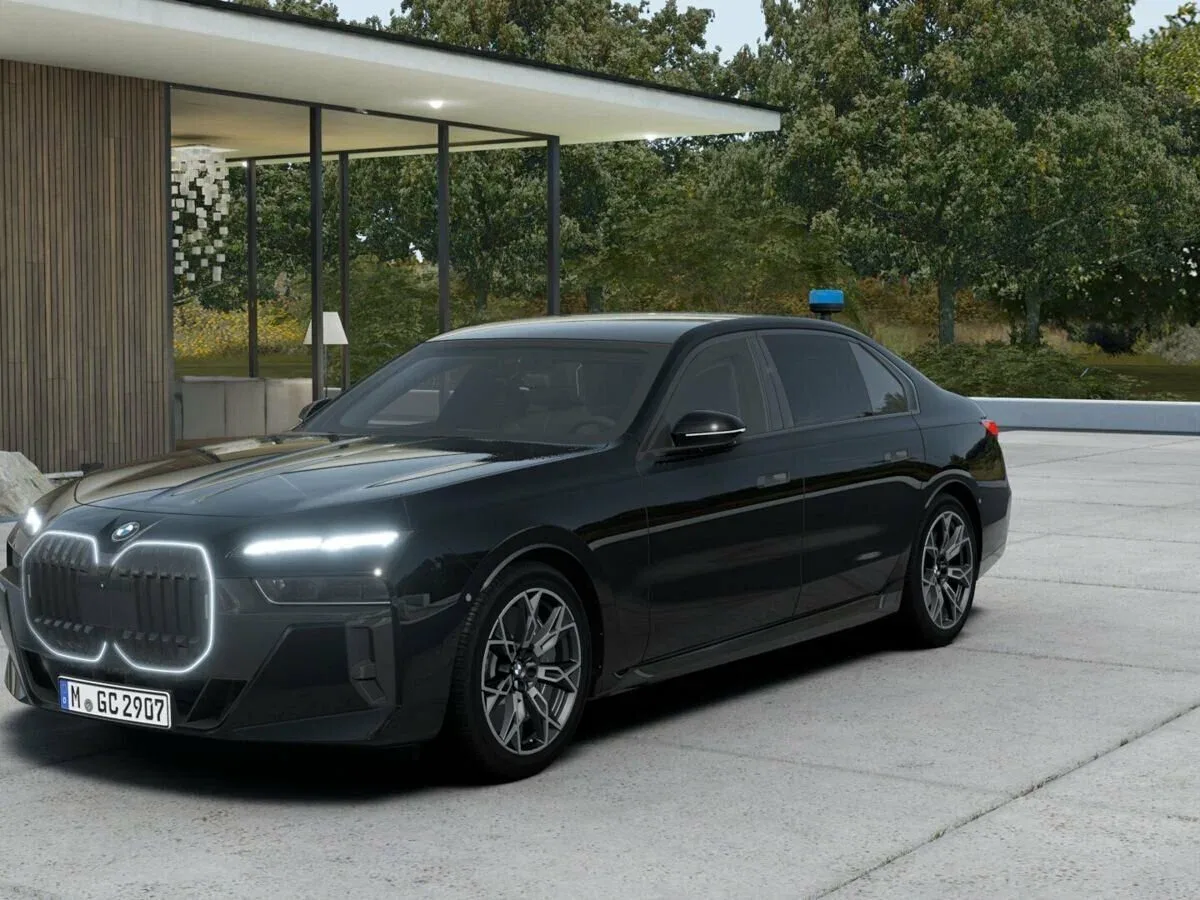 BMW 7 серии VII (G70)