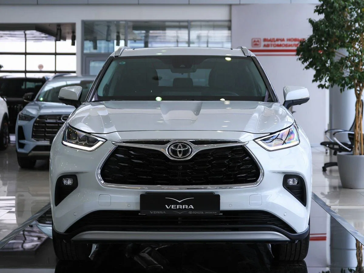 Toyota Highlander IV (U70)