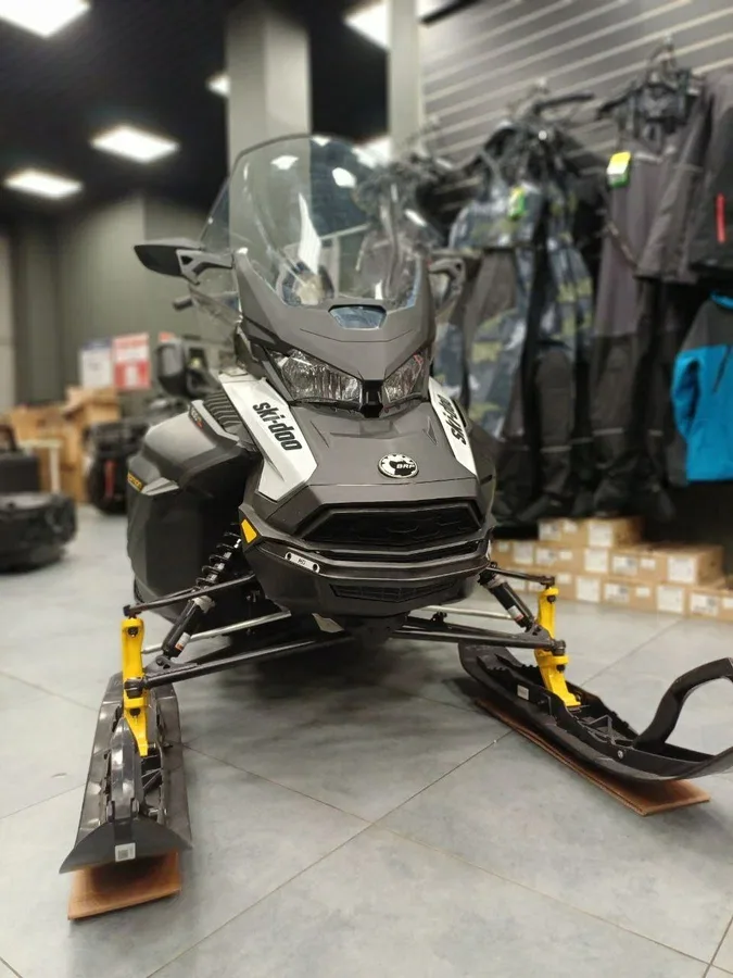 Ski-Doo Expedition