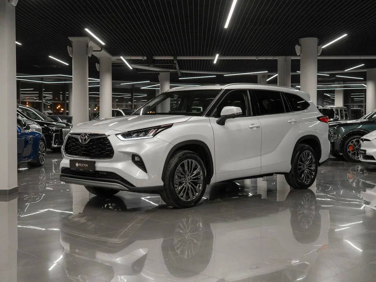 Toyota Highlander IV (U70)