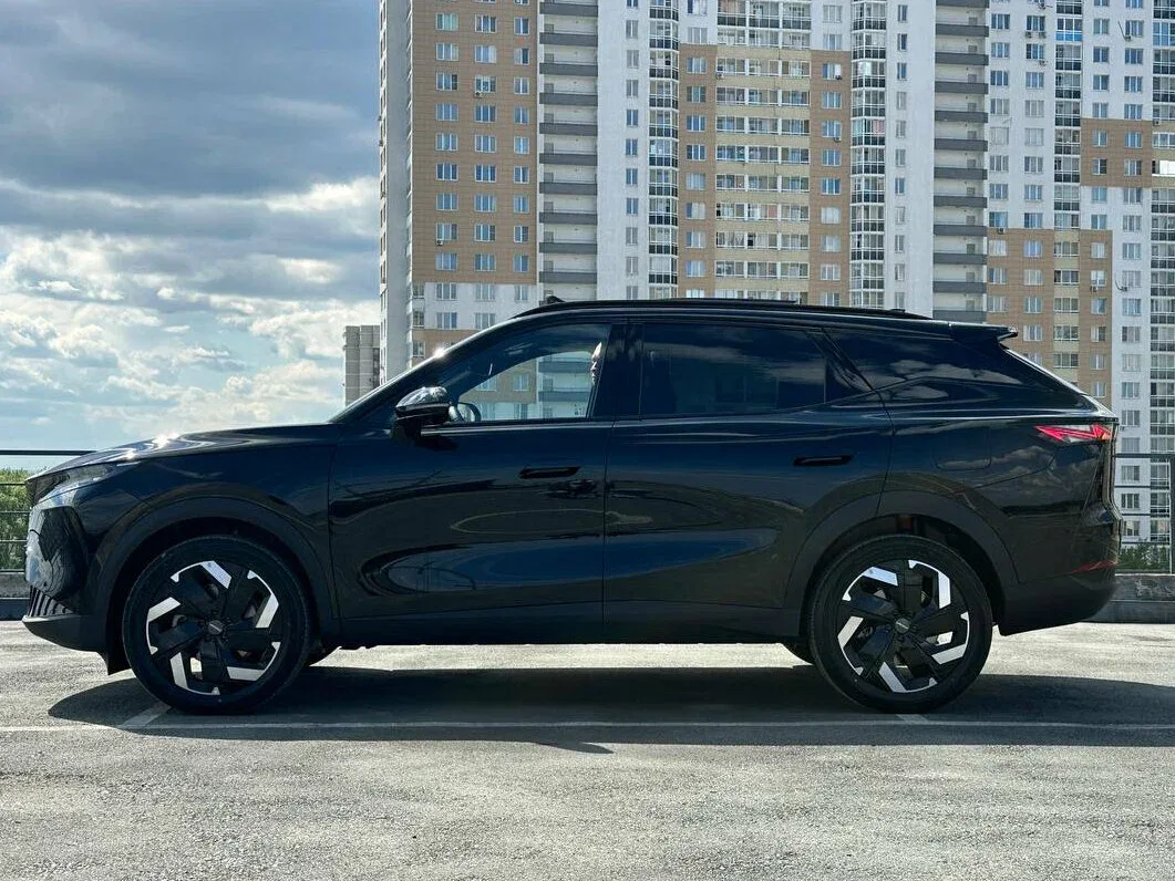 Omoda C7