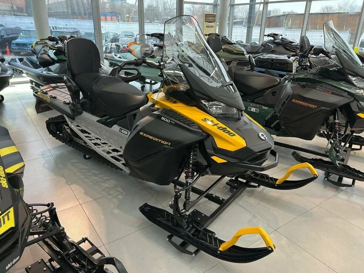 BRP Ski-Doo Expedition 900
