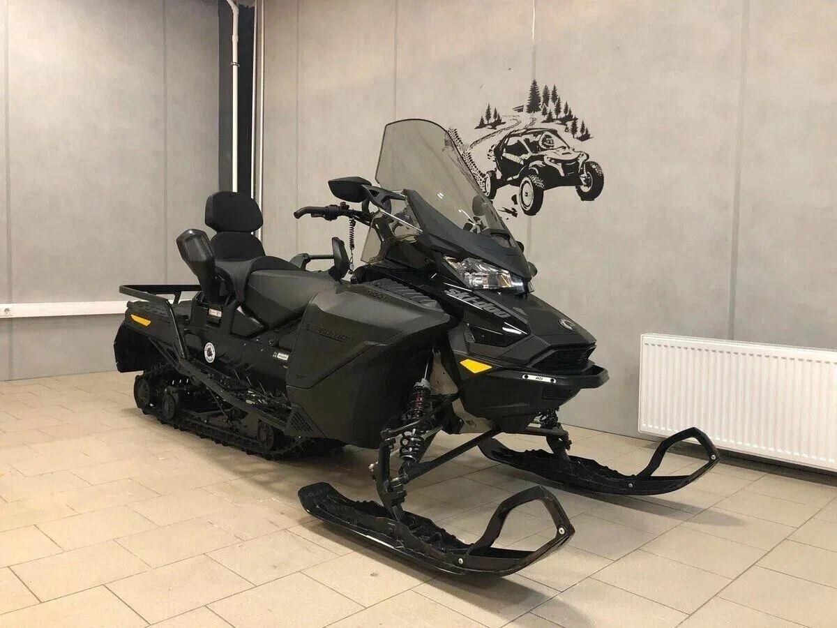 BRP Ski-Doo Expedition 900