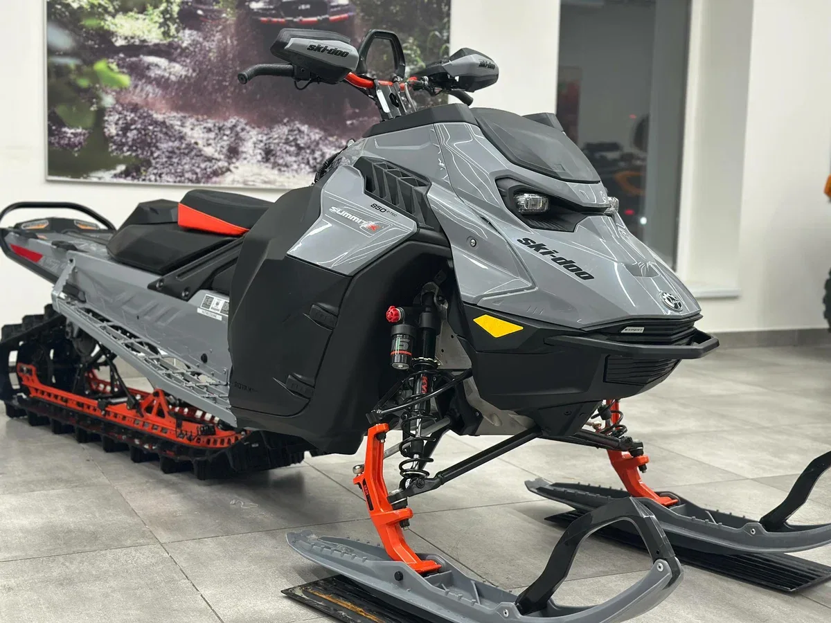 BRP Ski-Doo Expedition 900