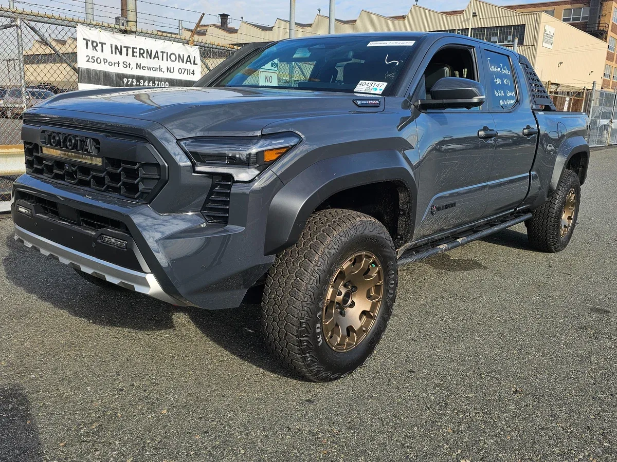 Toyota Tacoma IV