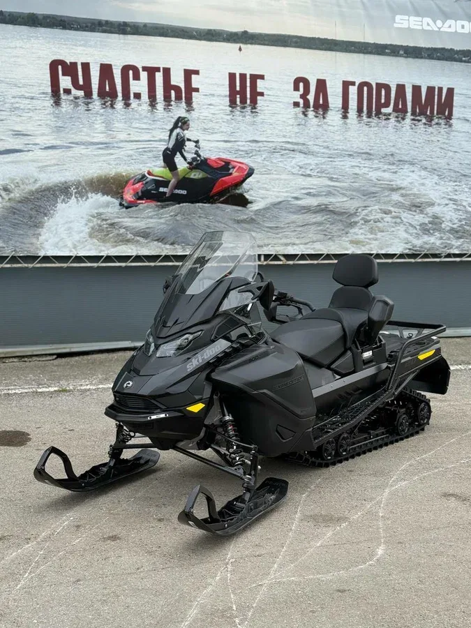 BRP Ski-Doo Expedition 900
