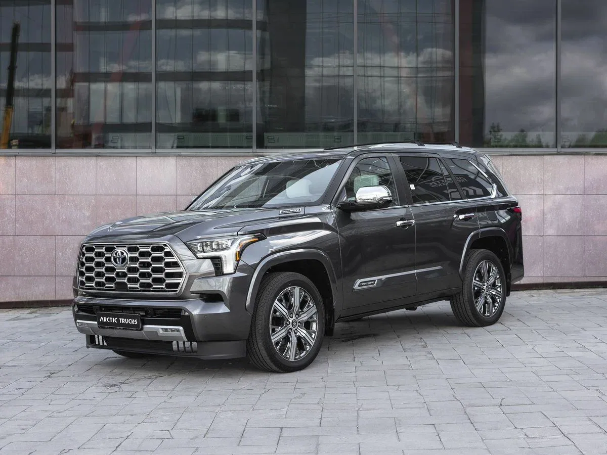 Toyota Sequoia III