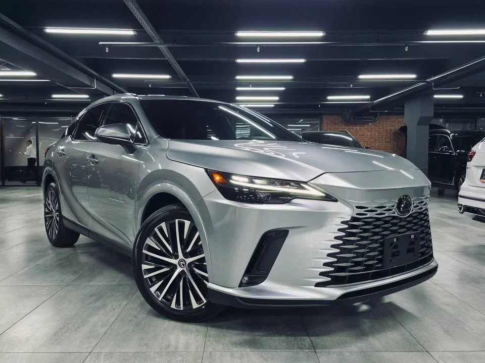 Lexus RX V
