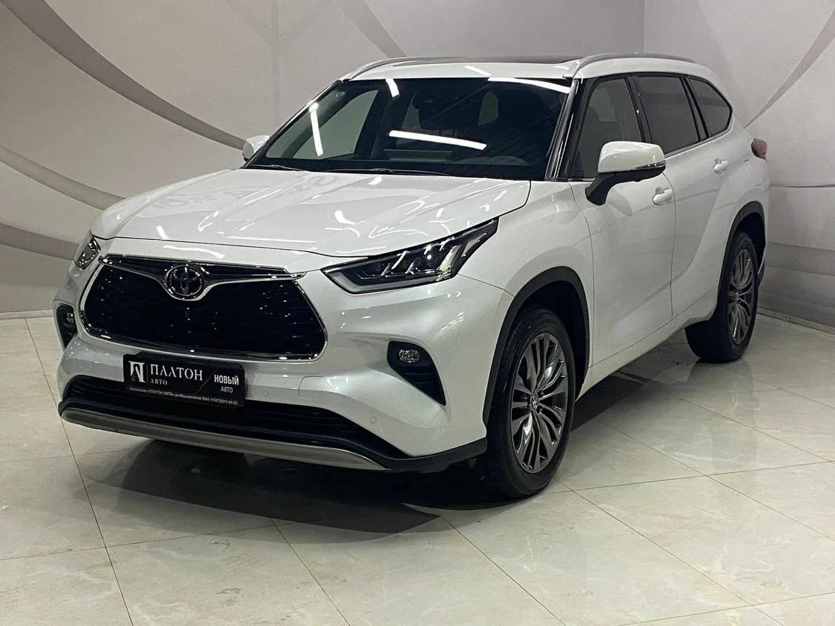 Toyota Highlander IV (U70)