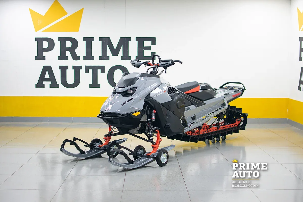BRP Ski-Doo Summit 850