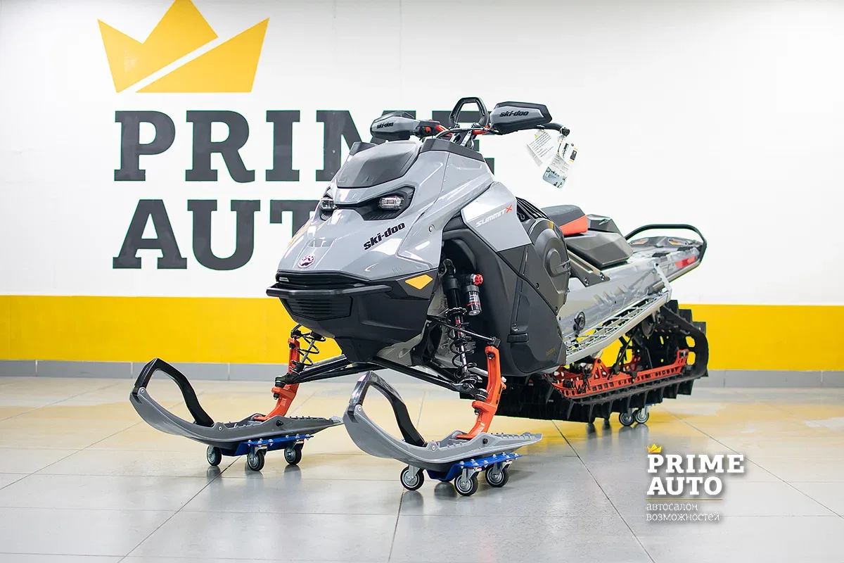BRP Ski-Doo Summit 850