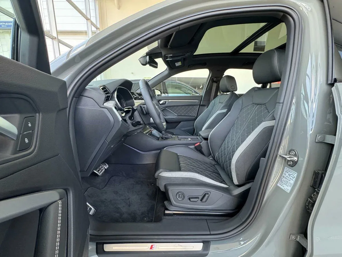 Audi Q3 II (F3)