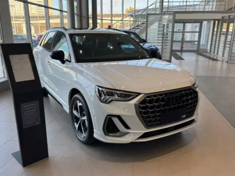 Audi Q3 II (F3)