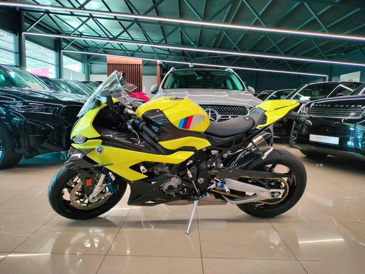 BMW M 1000 RR