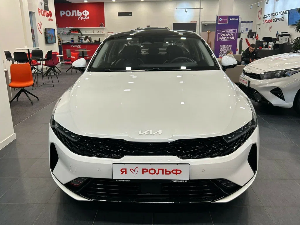 Kia K5 III