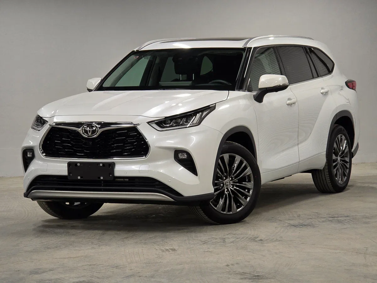Toyota Highlander IV (U70)