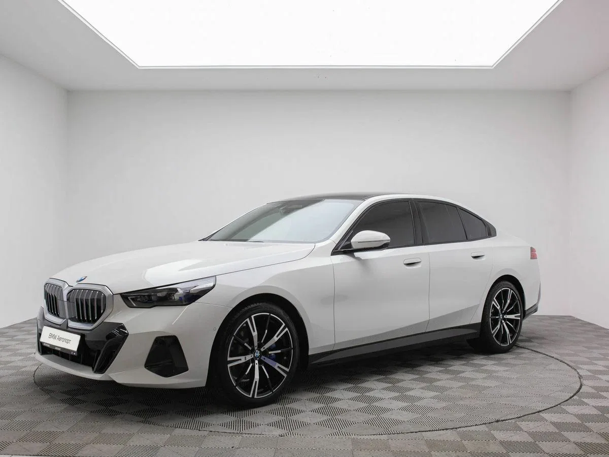BMW 5 серии VIII (G60/G61/G68)
