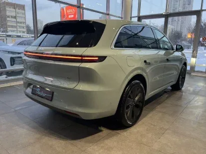 Li Auto (Lixiang) L6