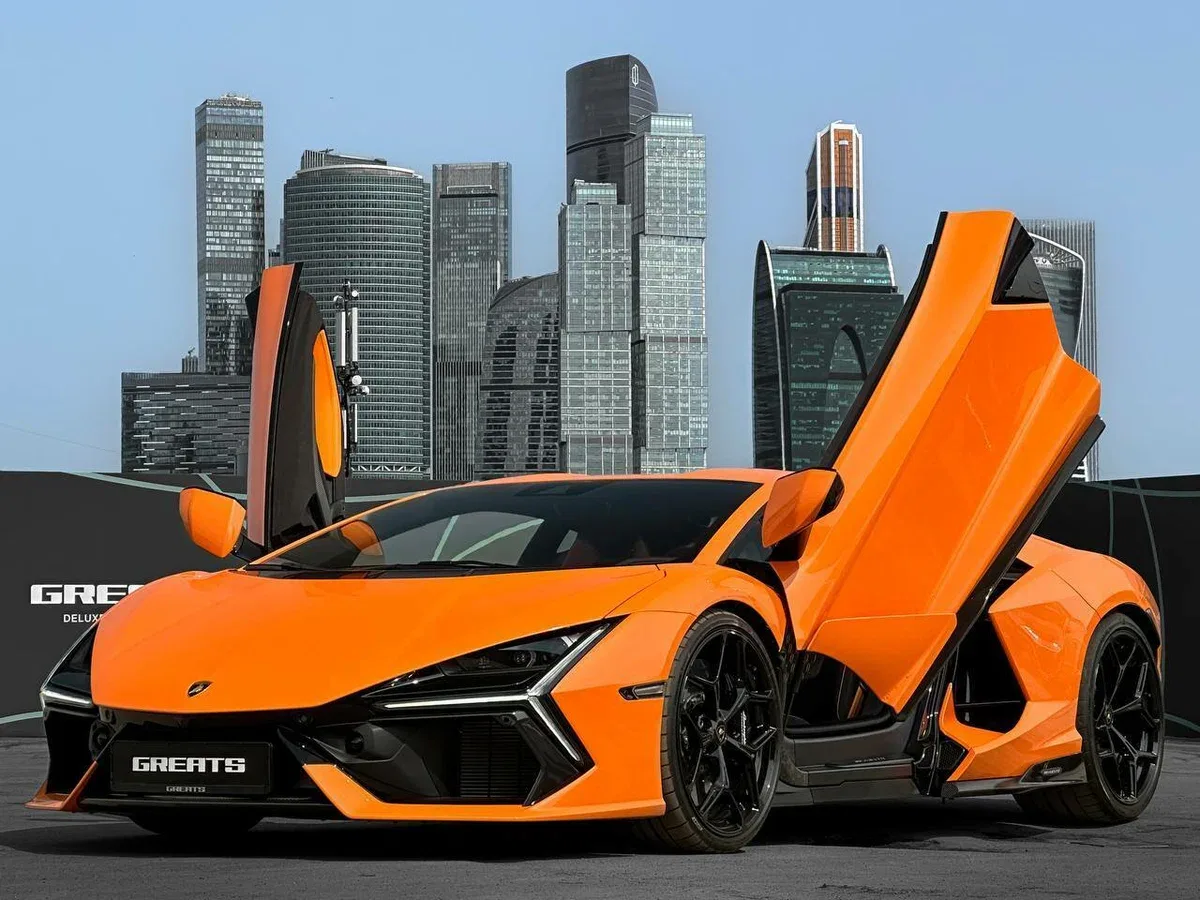 Lamborghini Revuelto