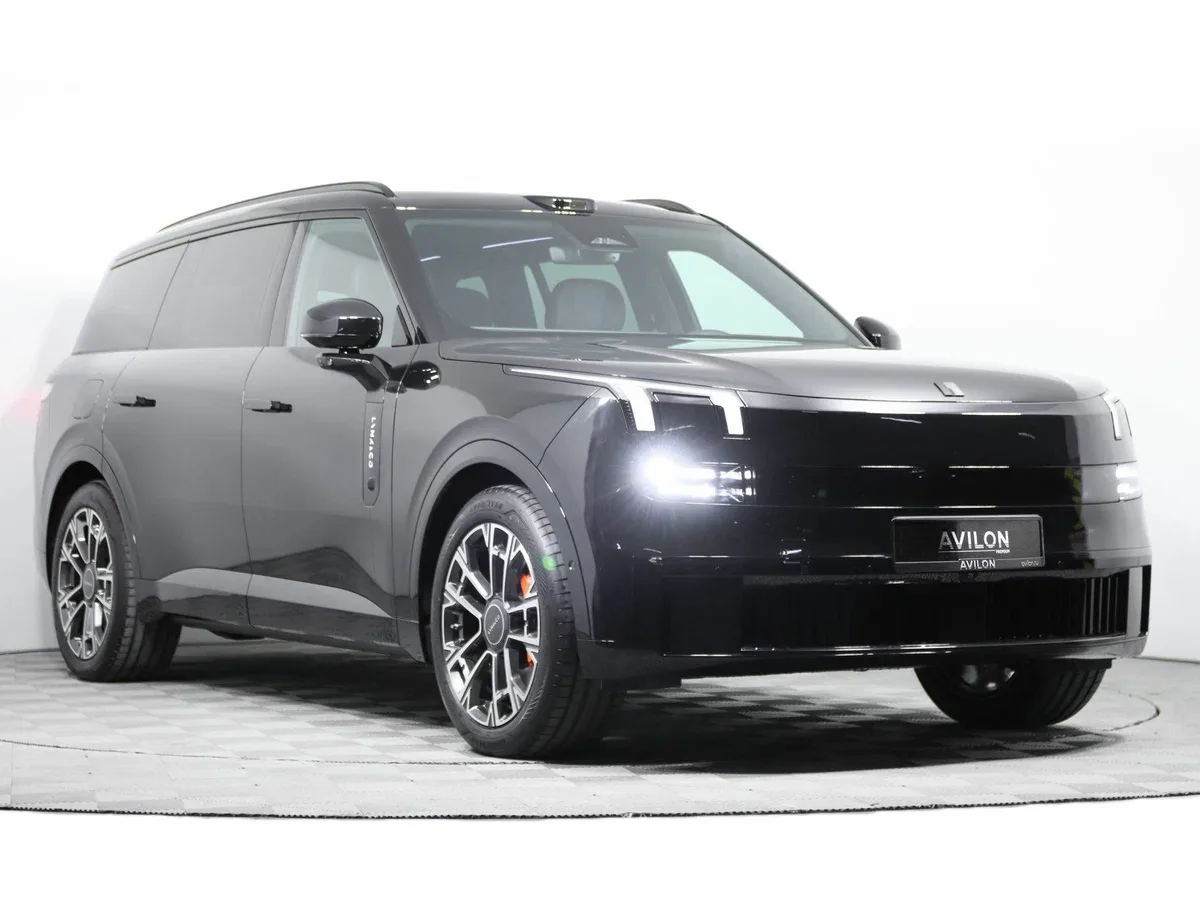 Lynk & Co 900