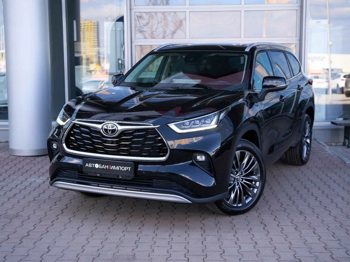 Toyota Highlander IV (U70)