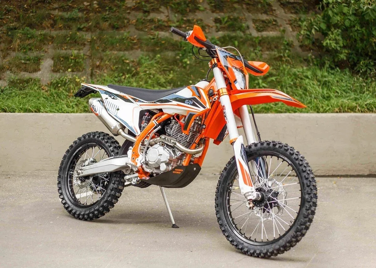 GR GR8