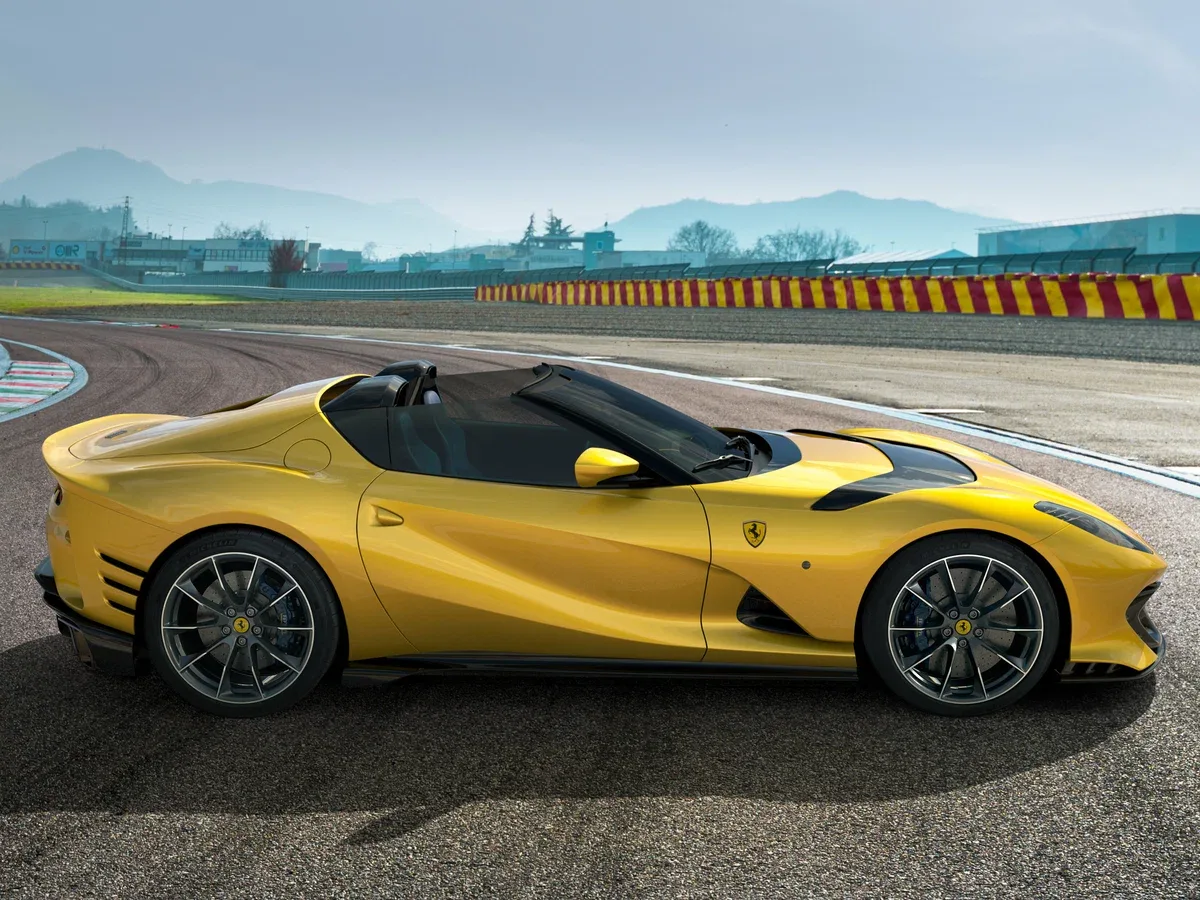 Ferrari 812