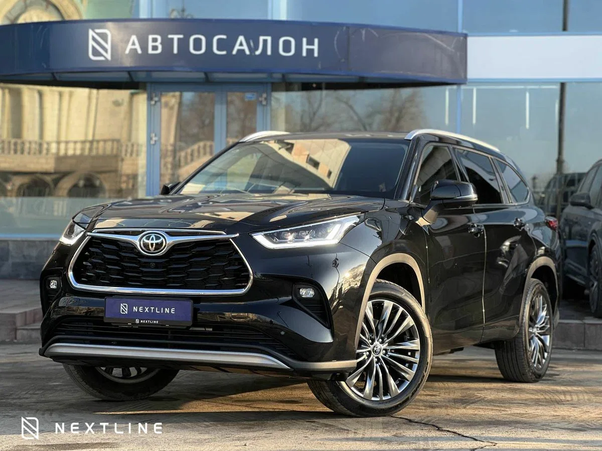 Toyota Highlander IV (U70)