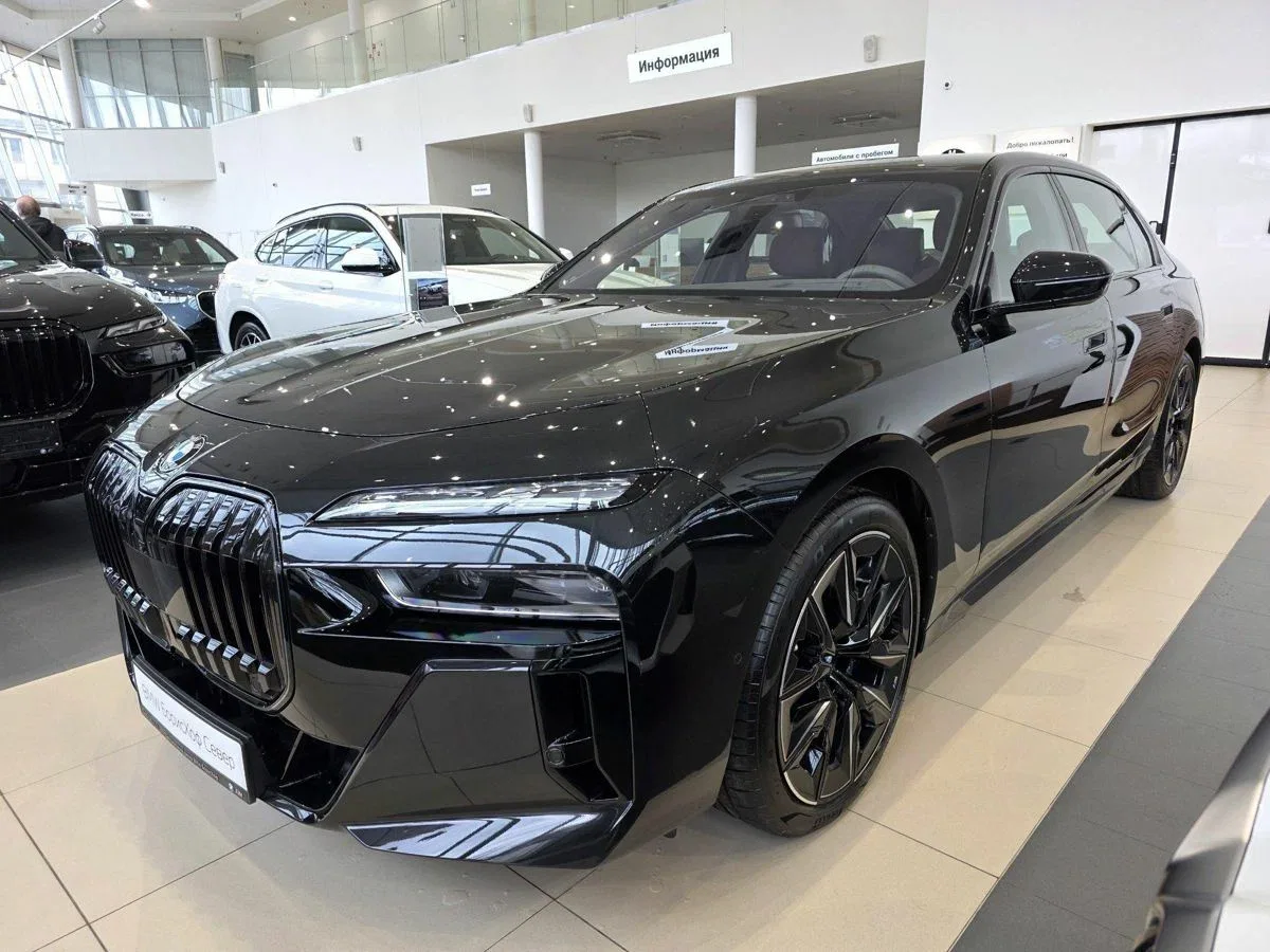 BMW 7 серии VII (G70)