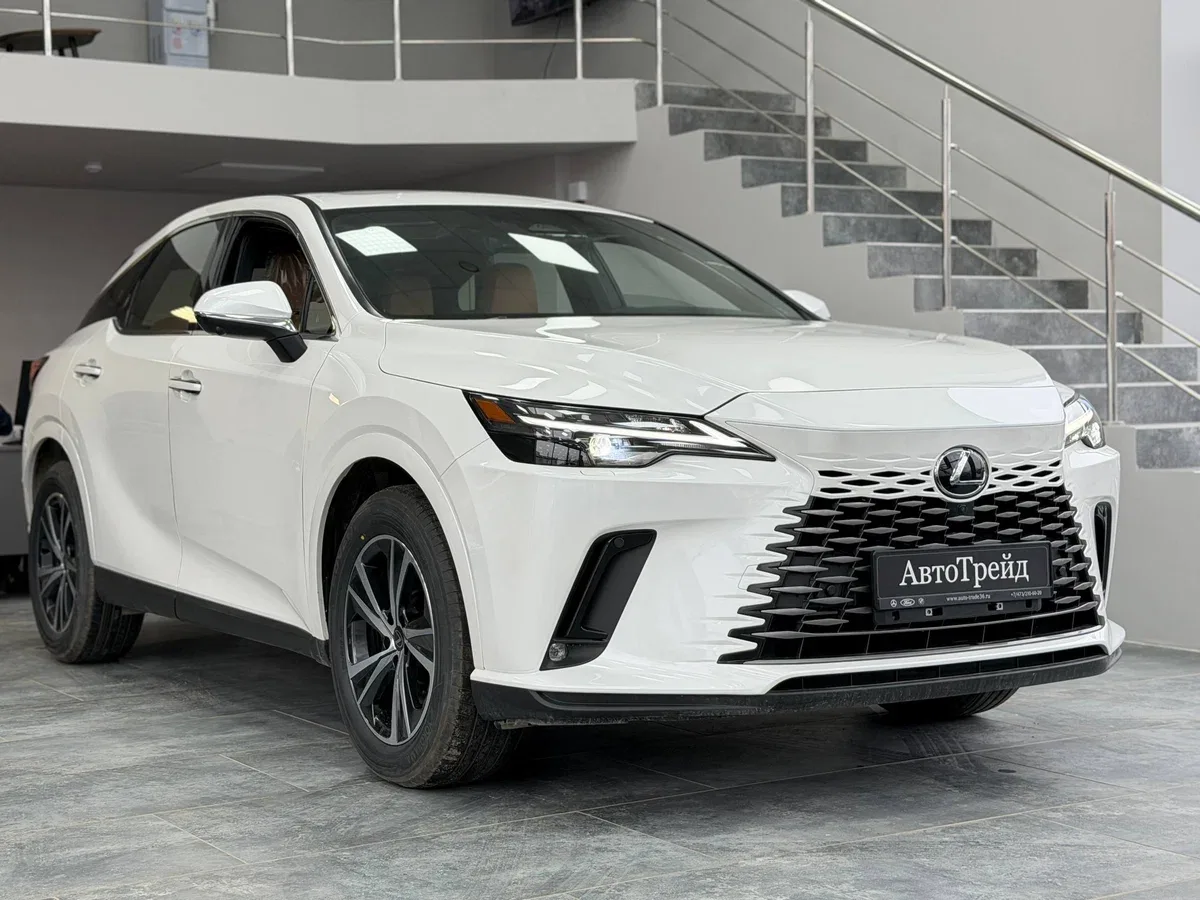 Lexus RX V