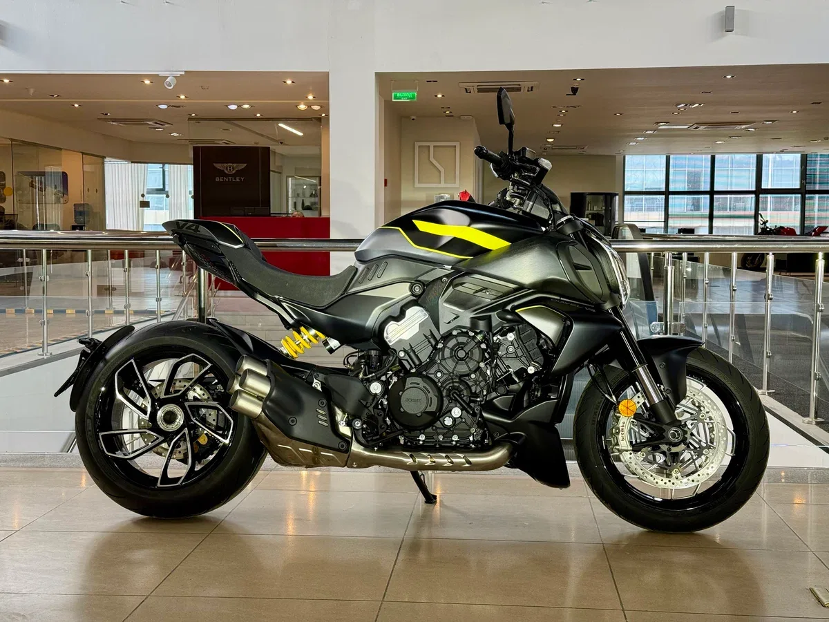 Ducati Diavel V4