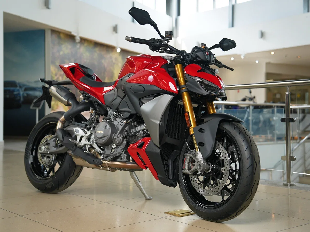 Ducati Streetfighter V2