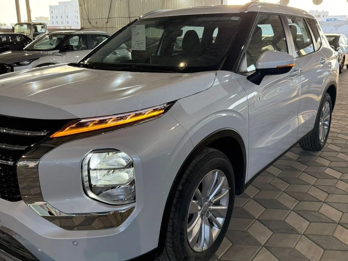 Mitsubishi Outlander IV