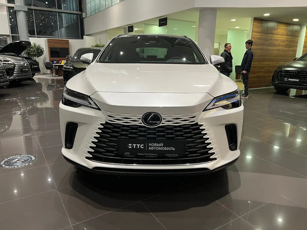 Lexus RX V