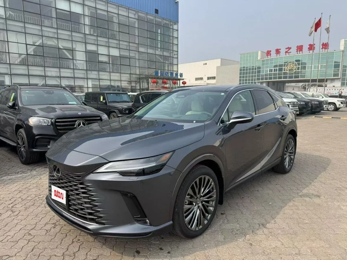 Lexus RX V