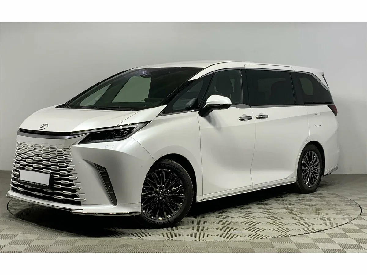 Lexus LM II