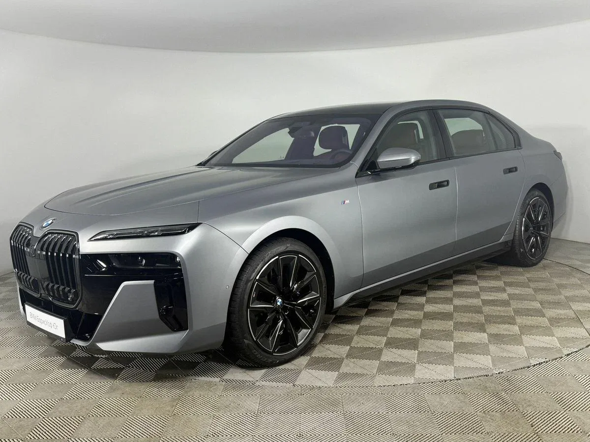 BMW 7 серии VII (G70)