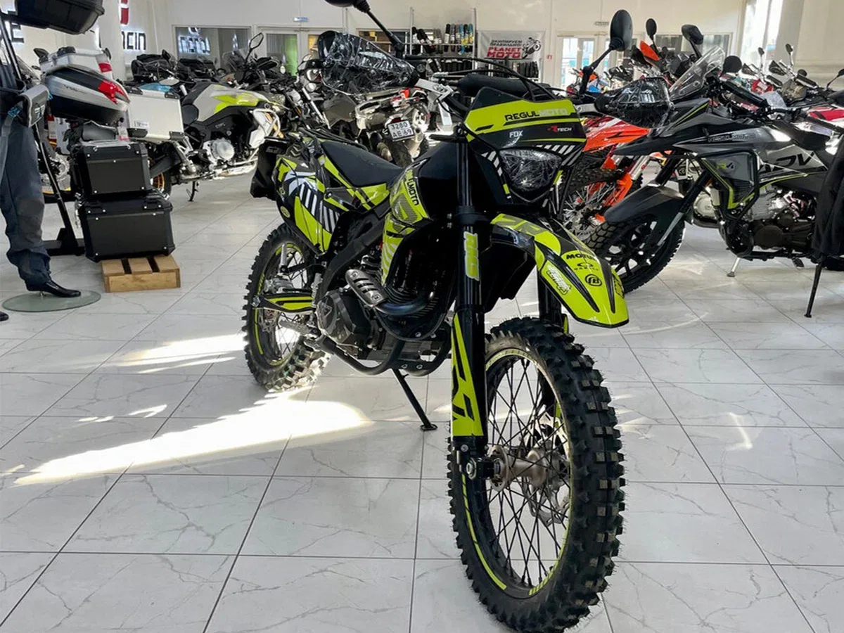Regulmoto ZR 250 PR