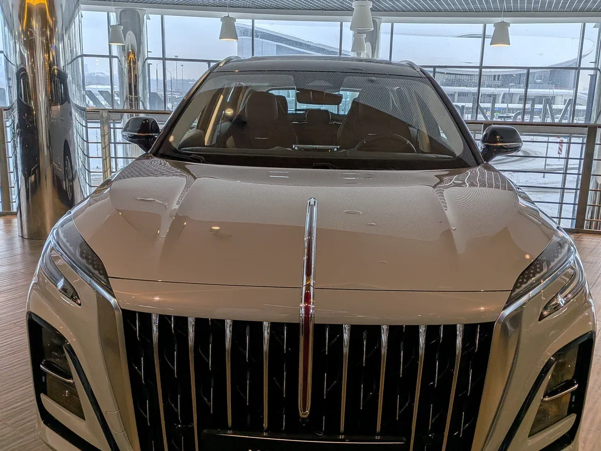 Hongqi HS3