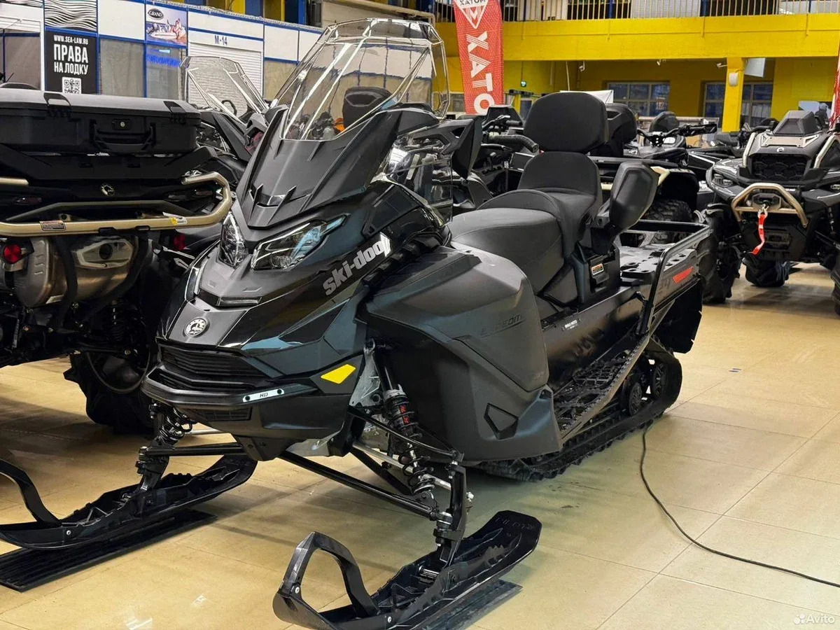BRP Ski-Doo Expedition 900