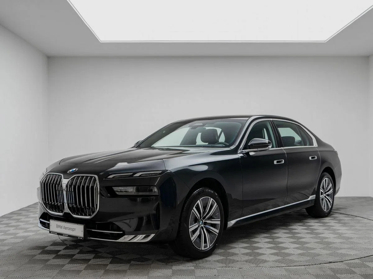 BMW 7 серии VII (G70)
