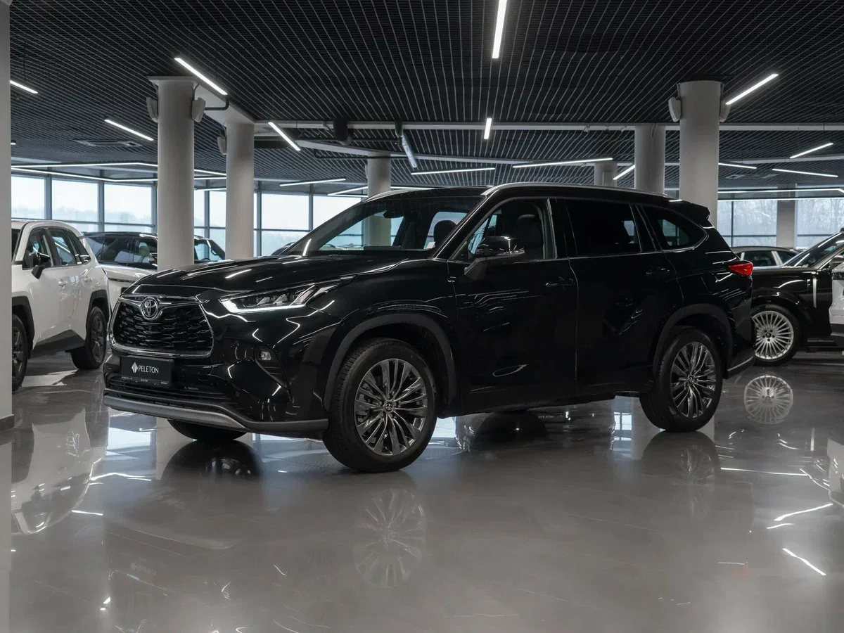 Toyota Highlander IV (U70)