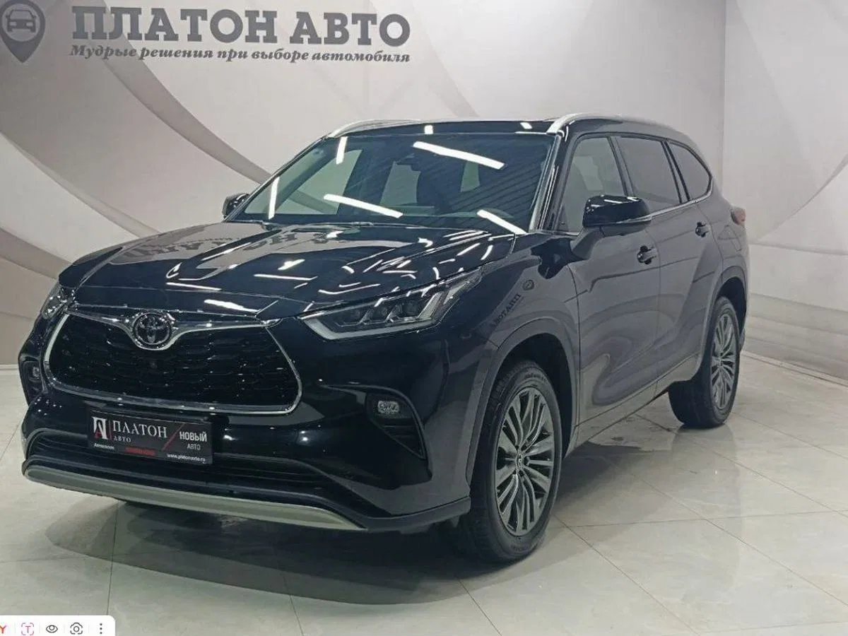 Toyota Highlander IV (U70)
